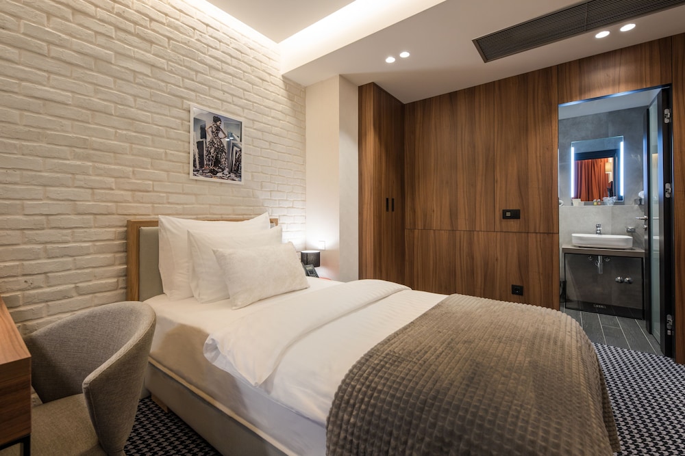 Livris Hotel 16/63