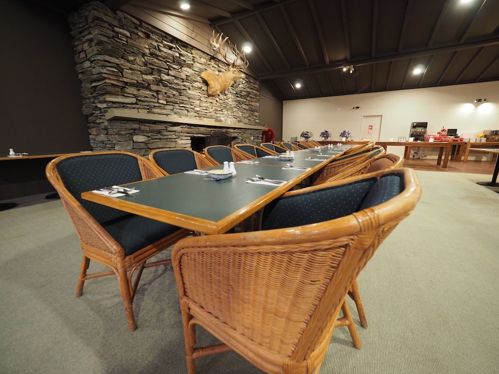 Swiss-Belresort and Villas Coronet Peak 53/65