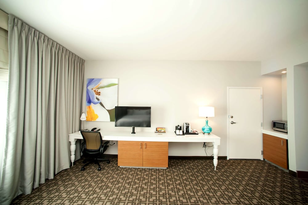 HILTON GARDEN INN SAN ANTONIO-LIVE OAK CONFERENCE CENTER 27/76