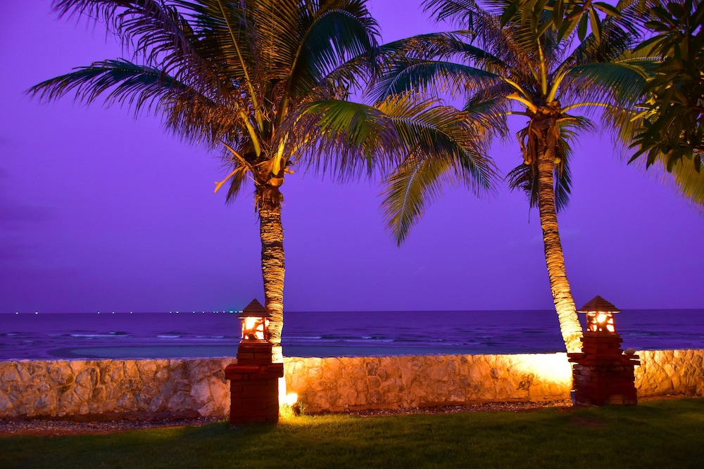 White Sand Beach Hotel Hua Hin 63/70
