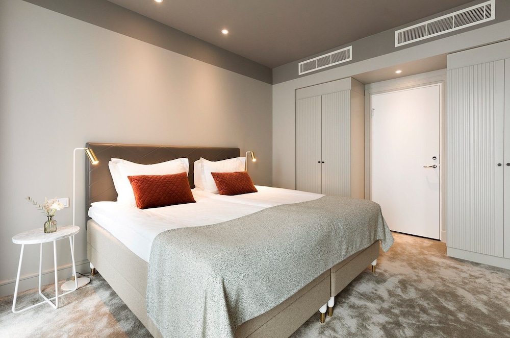 Elite Hotel Academia 18/65