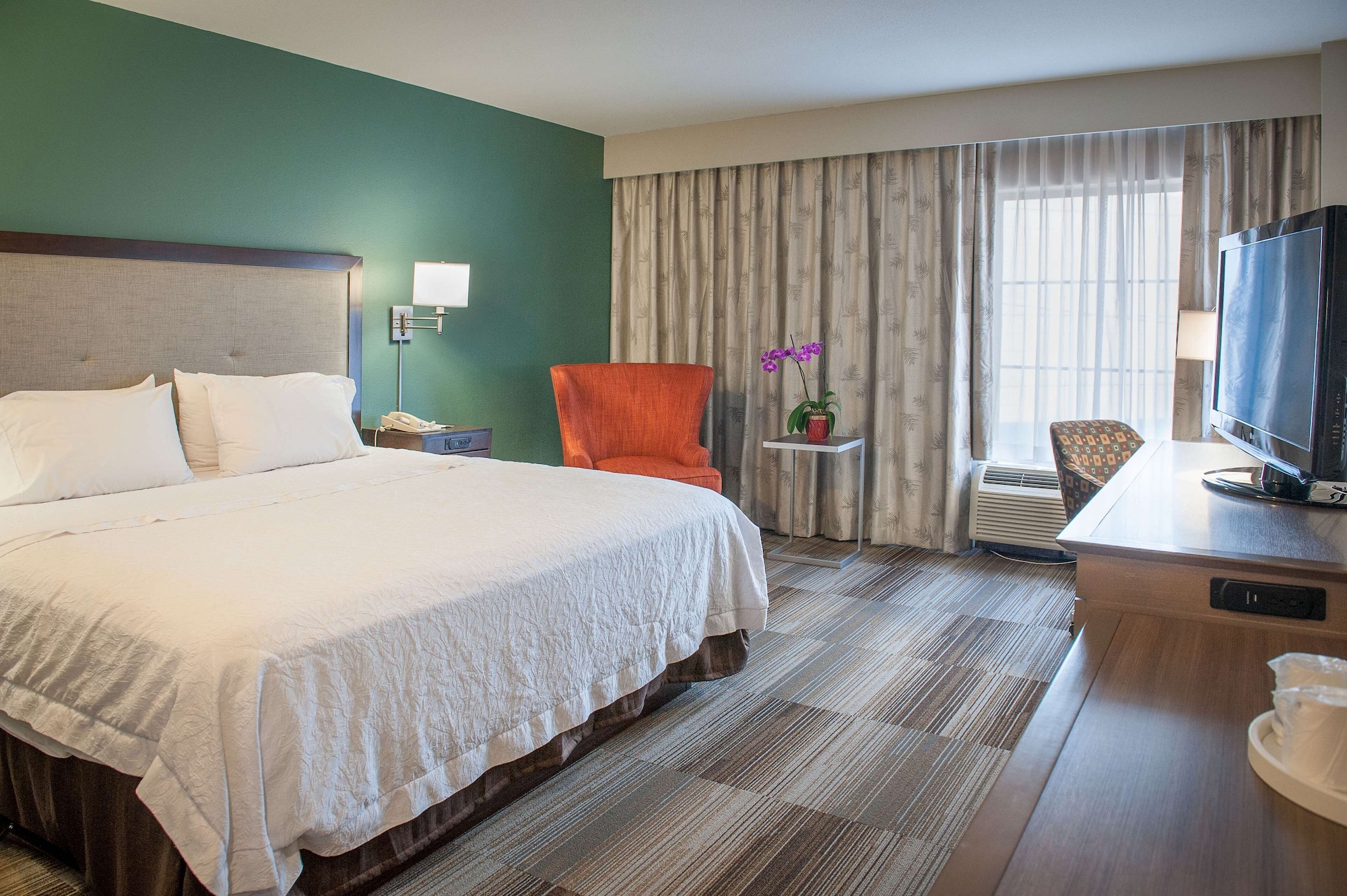 ROOM, KING BED, ACCESSIBLE