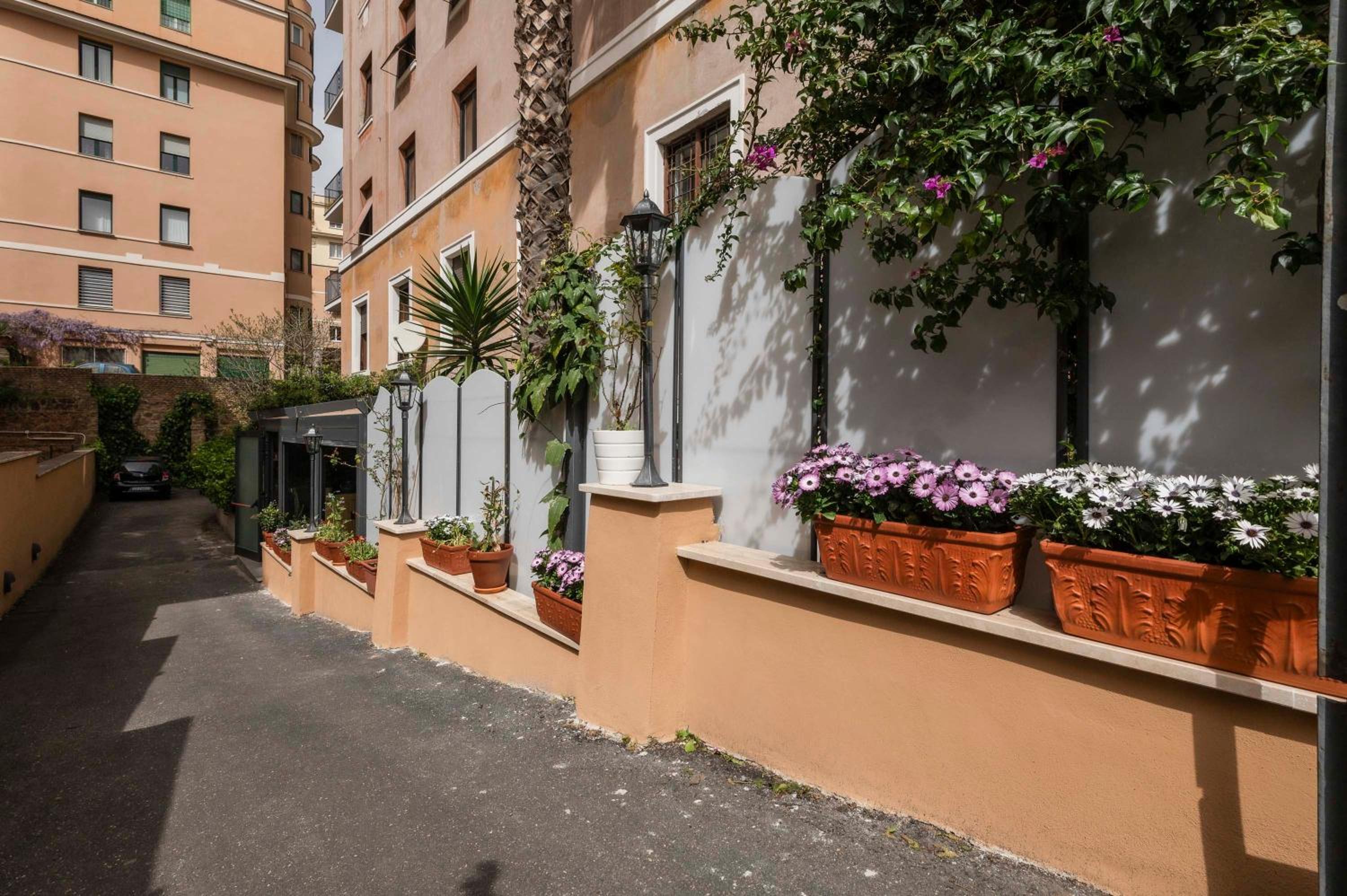 Hotel Valeri 41/50