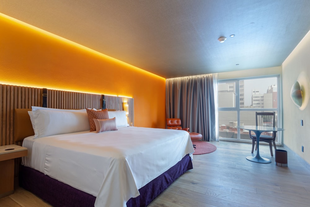 CAMINO REAL CLUB, SUPERIOR, DOUBLE BED