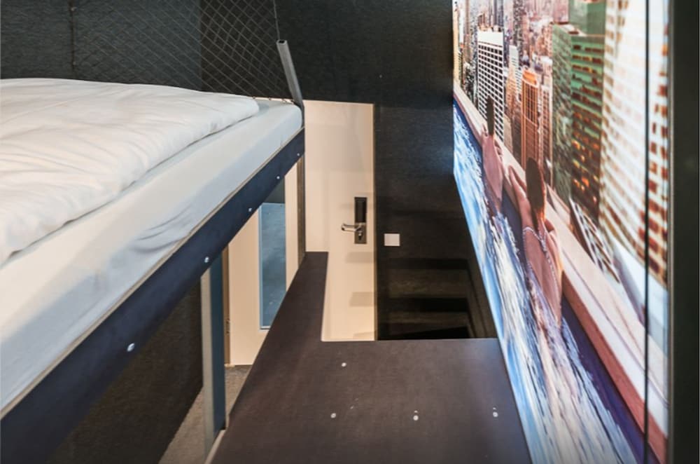 BoxHotel Hannover (App based Hotel) 8/28