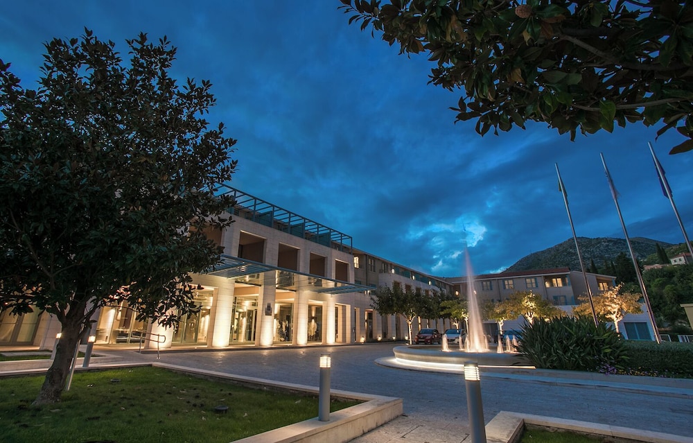 ADMIRAL GRAND HOTEL in DUBROVACKO PRIMORJE