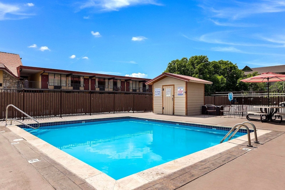 Lodge At Mill Creek 20/23