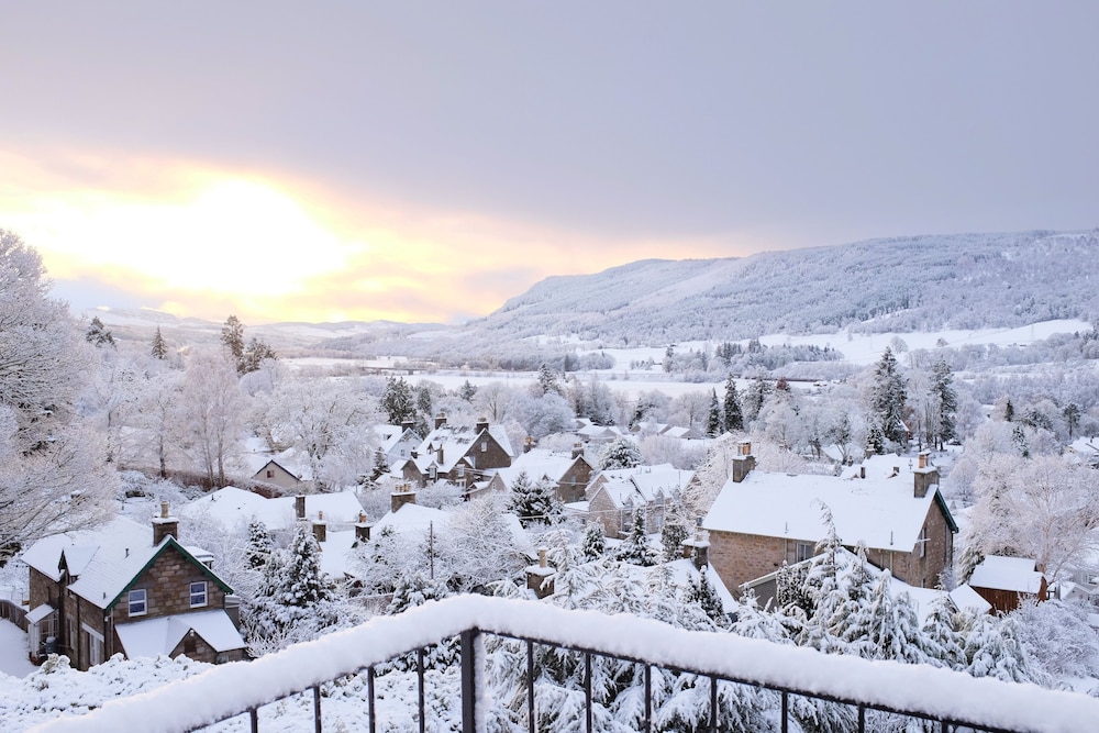 Knockendarroch Hotel 58/63