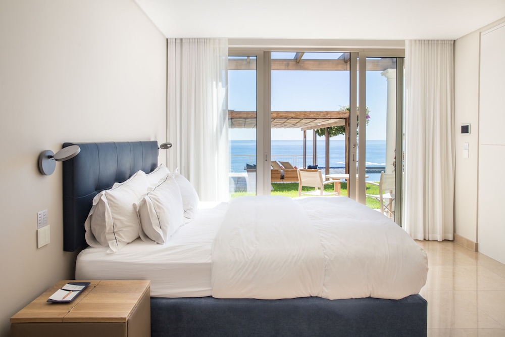 Compass House Boutique Hotel 8/48