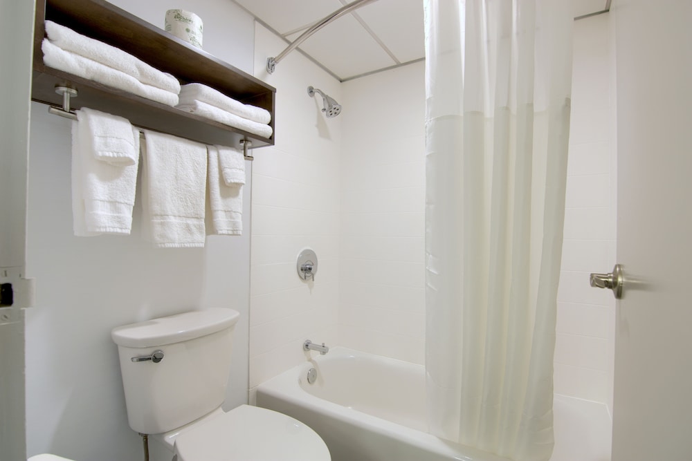 Comfort Inn & Suites Liverpool - Syracuse North 40/41