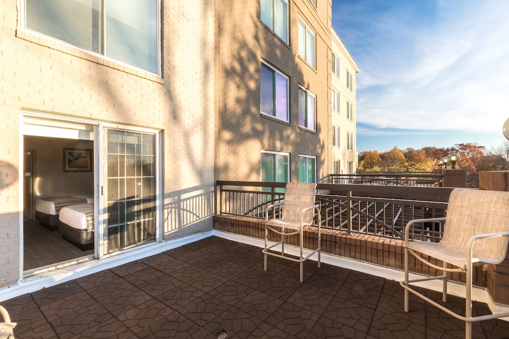 Country Inn & Suites By Radisson Lake Norman Huntersville NC 3/48