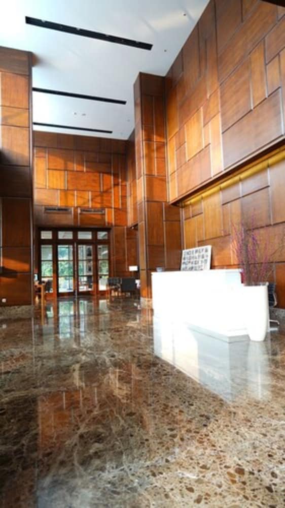Veranda Serviced Residence @ Puri 46/74