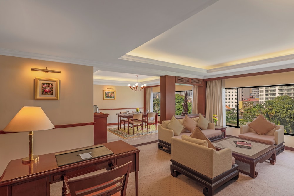 Cambodiana Hotel 29/50