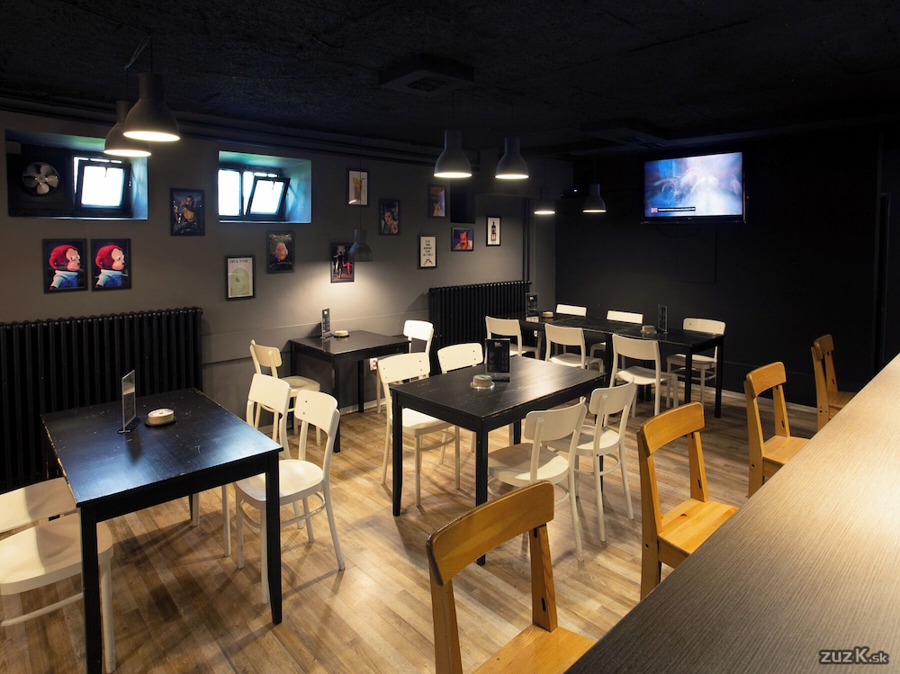 Patio Hostel 33/50