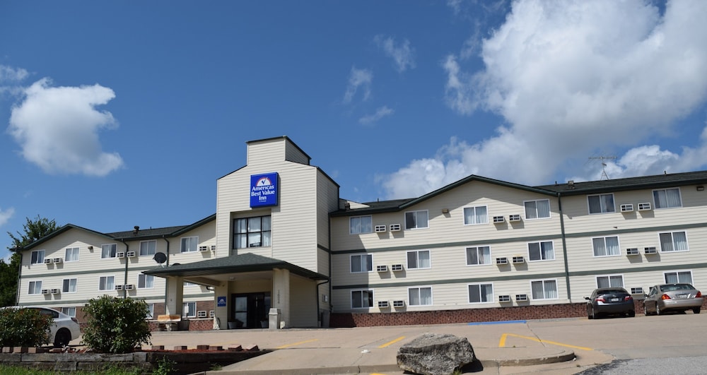 Americas Best Value Inn Jefferson City 1/33