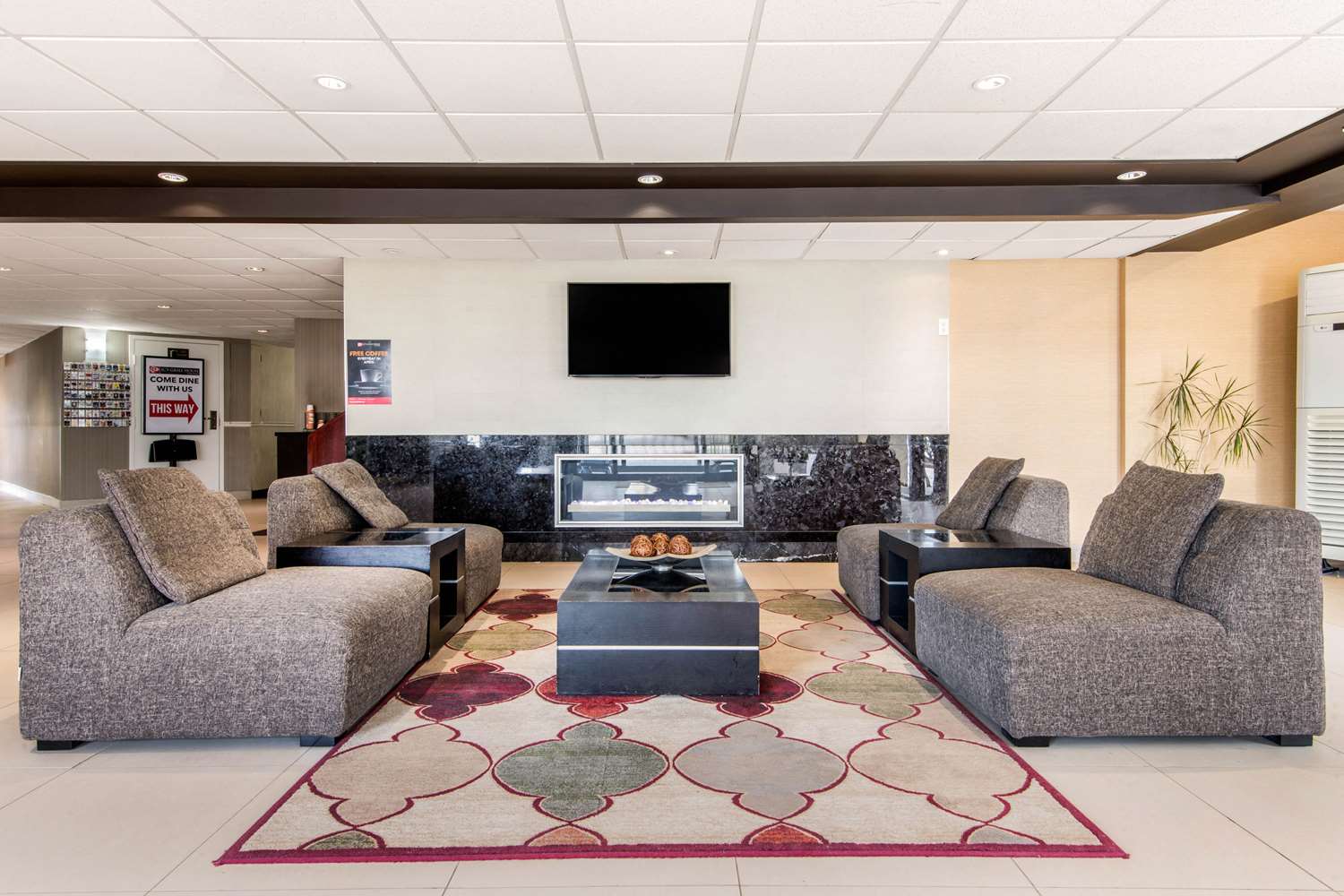 Comfort Inn Airport West 3/8