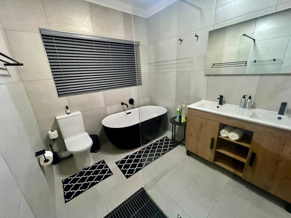 Pelican's Nest Holiday Home St Lucia 50/50
