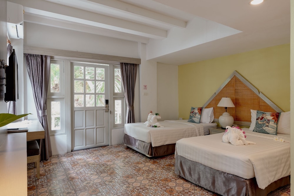 4 Bedrooms, Family Suite, Villa, 8 Beds