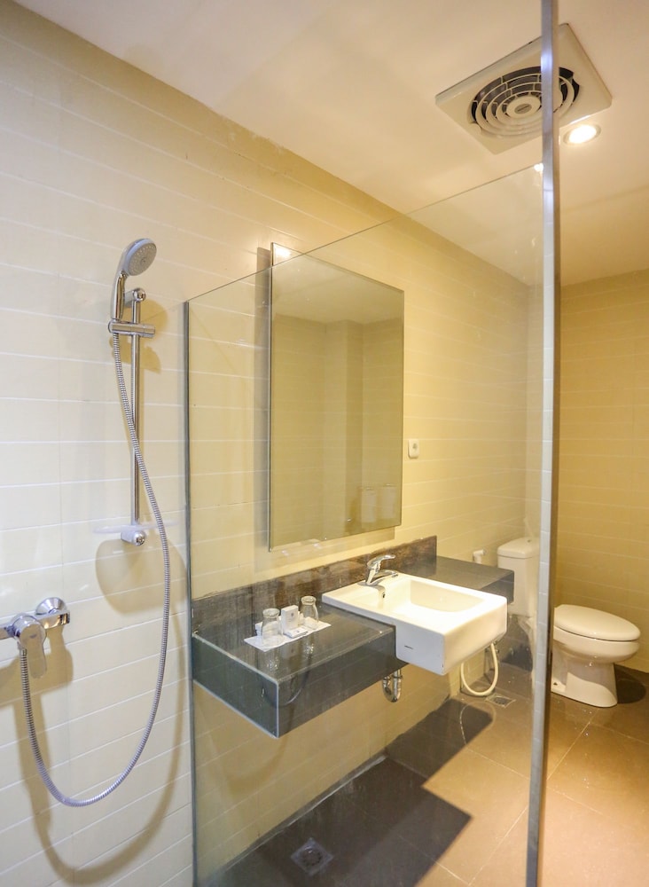 Sylvia Hotel Premier Kupang 57/57