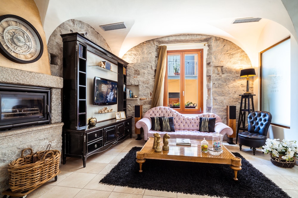 La Locanda Del Conte Mameli 47/74