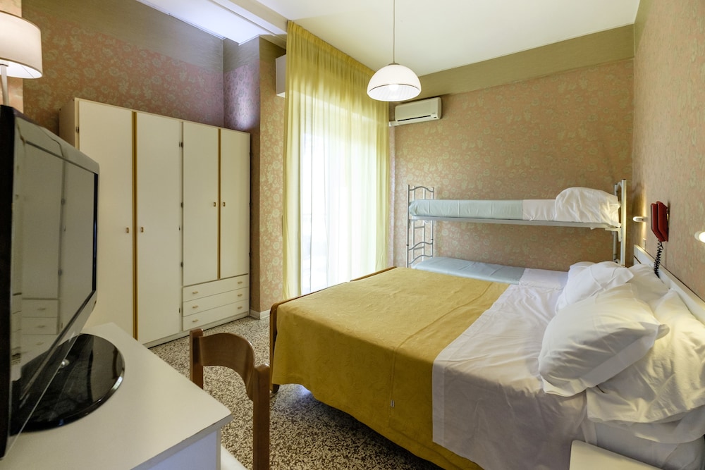 Hotel Giumer 9/28