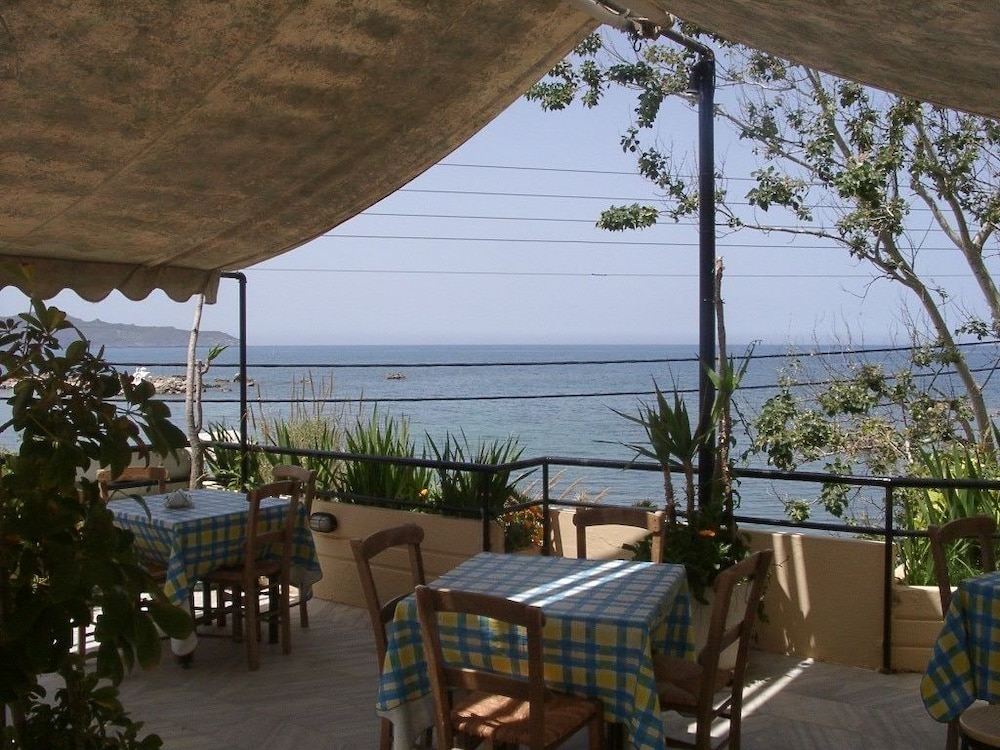 Akasti Hotel 22/39