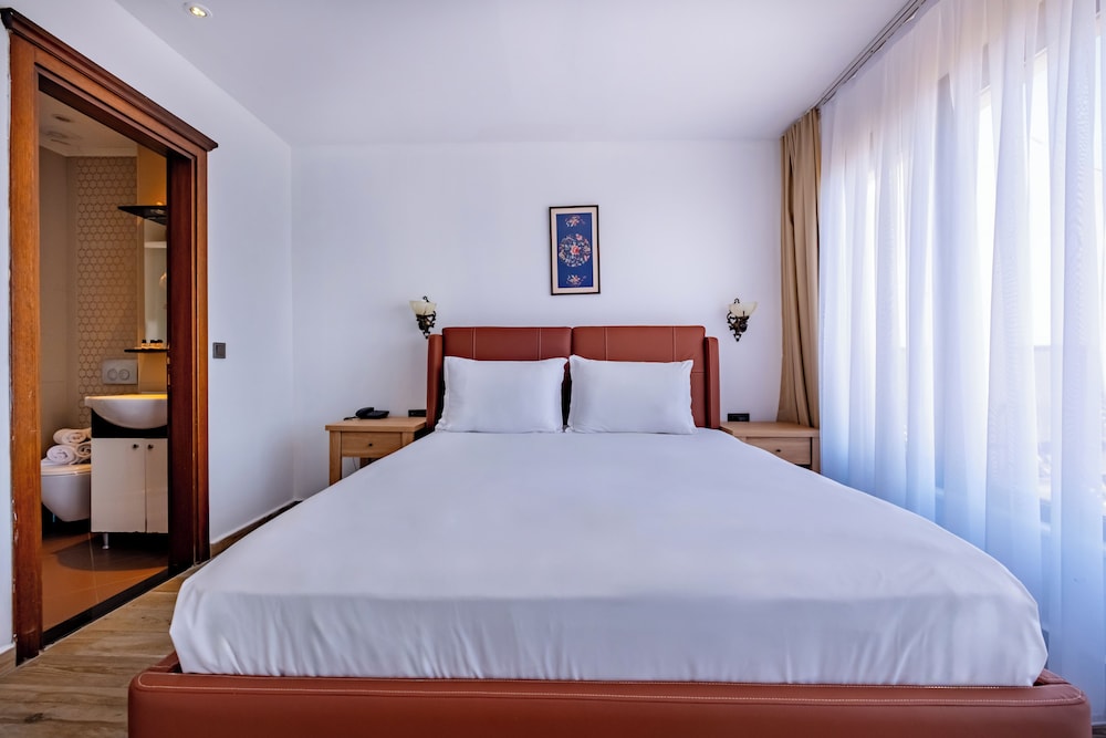 DELUXE, DOUBLE BED, SEA VIEW