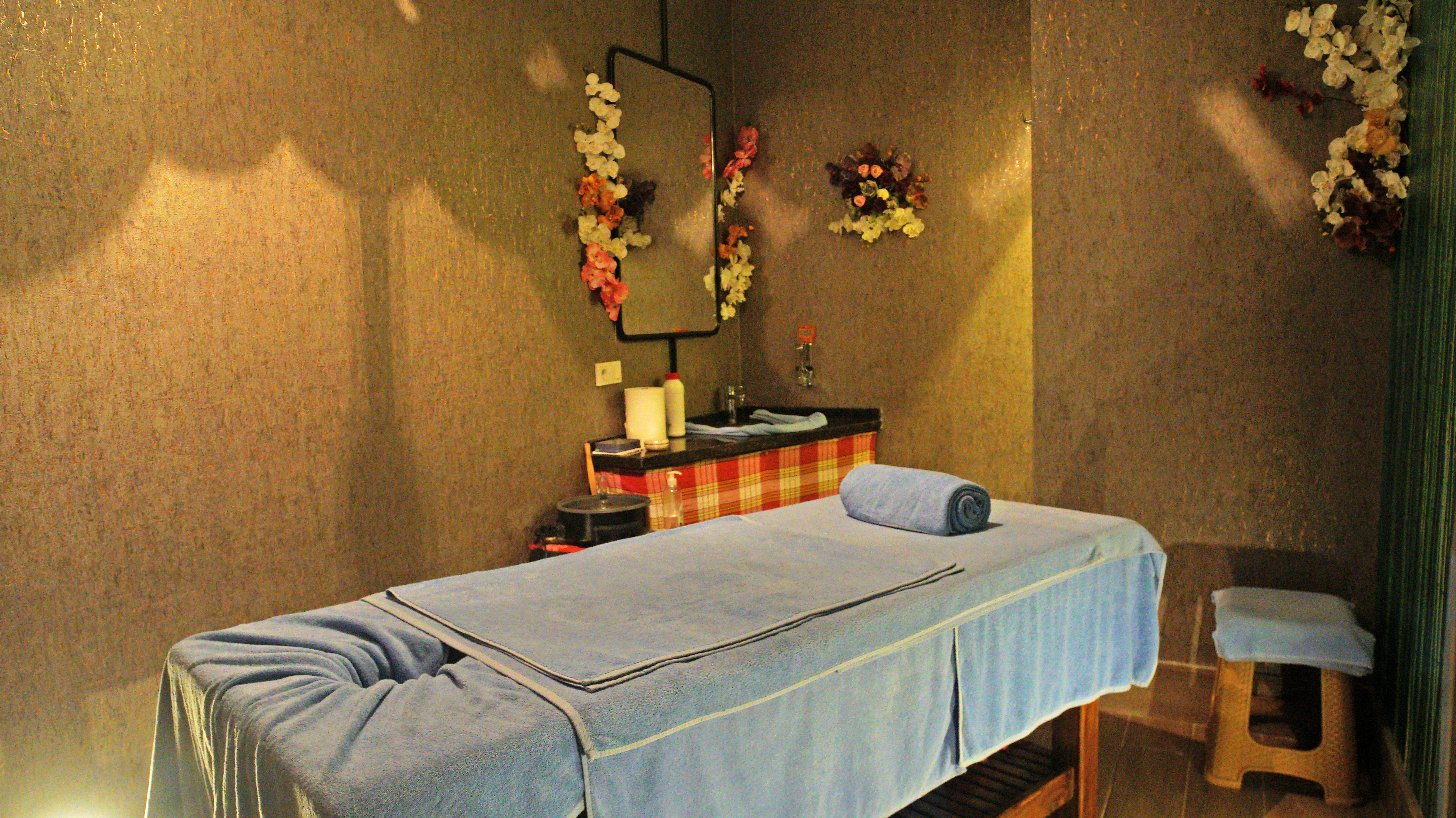 Club Aqua Plaza Hotel 24/50