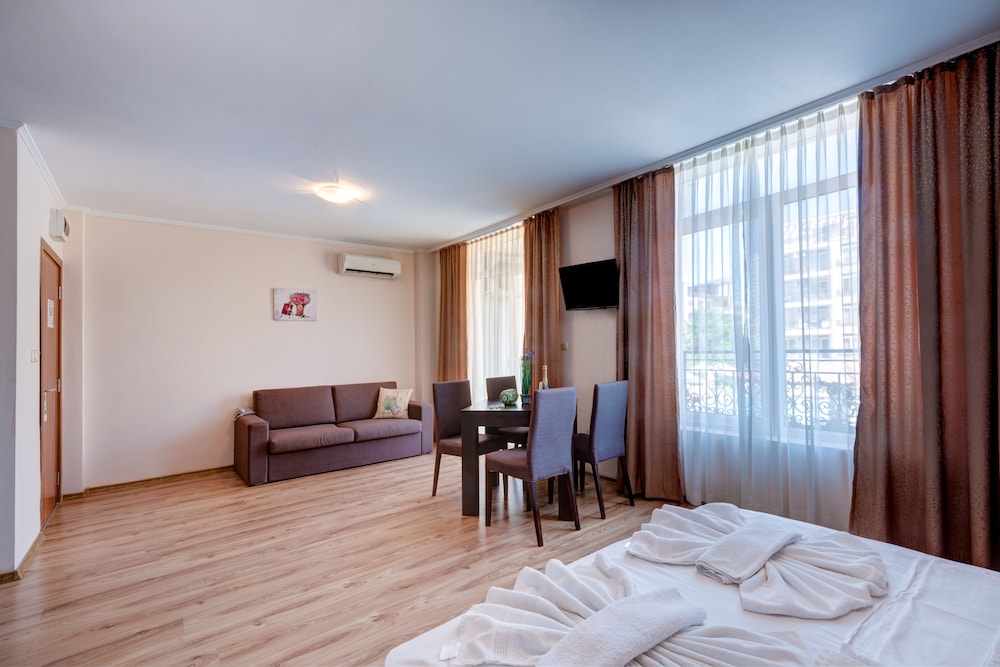 Dawn Park Aparthotel 37/51