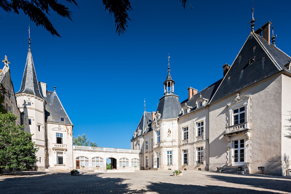 Chateau Sainte Sabine 1/53