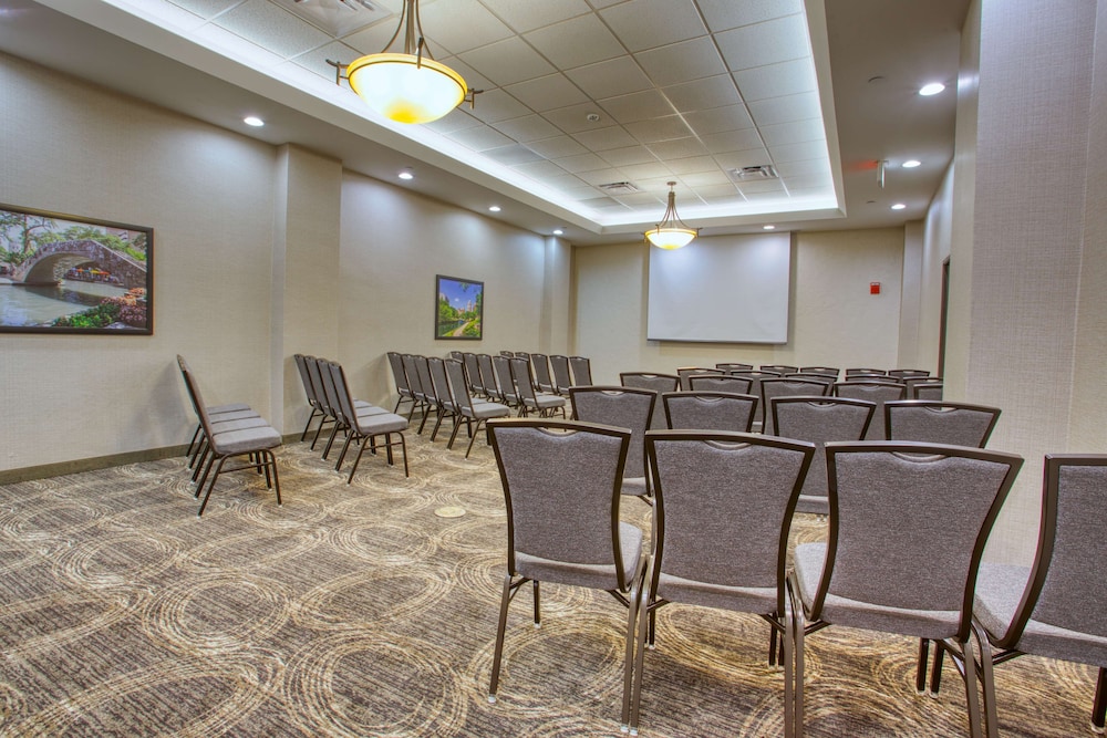 Drury Inn & Suites Near La Cantera Parkway 45/50