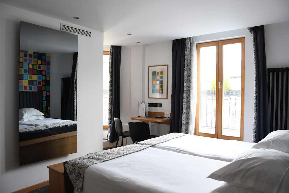 SUPERIOR, PRIVILEGE, DOUBLE OR TWIN BED