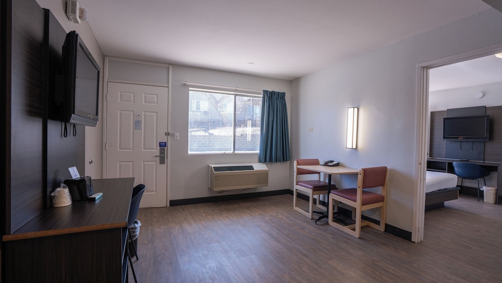 Motel6 Rochester, MN 39/57
