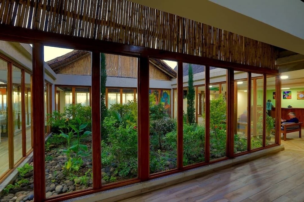 Mezena Lodge 8/50