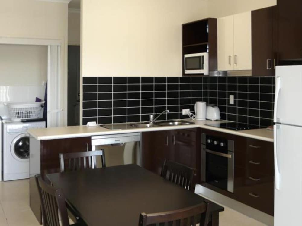 Direct Hotels Monterey Moranbah 20/28