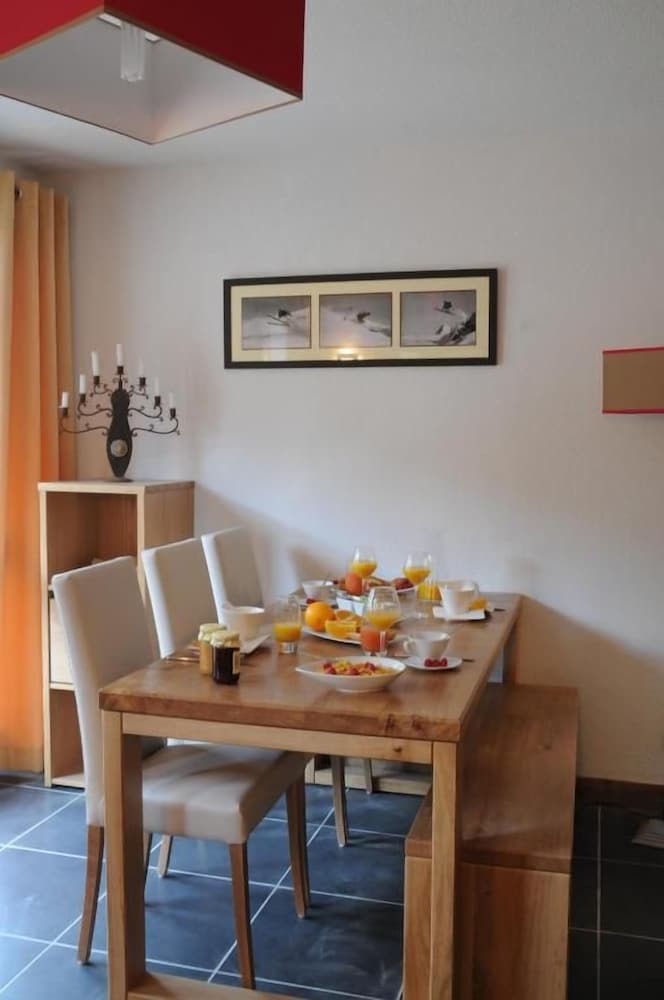 RESIDENCE LAGRANGE VACANCES LES CHALETS EDELWEISS(FORMERLY RESIDENCE LES CHALETS EDELWEISS) 28/35