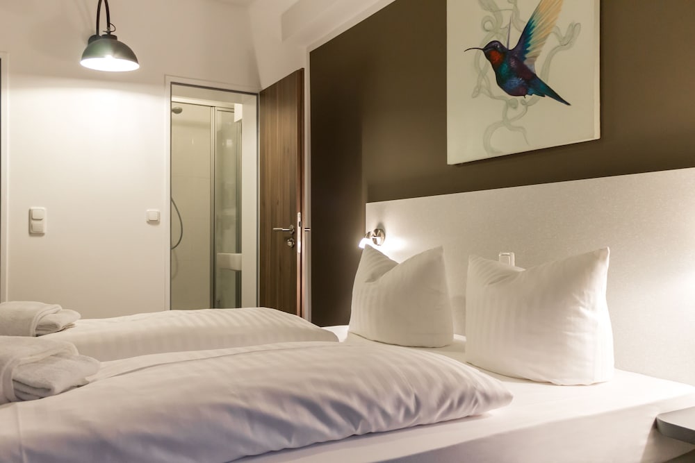 Centro Hotel West 8/46