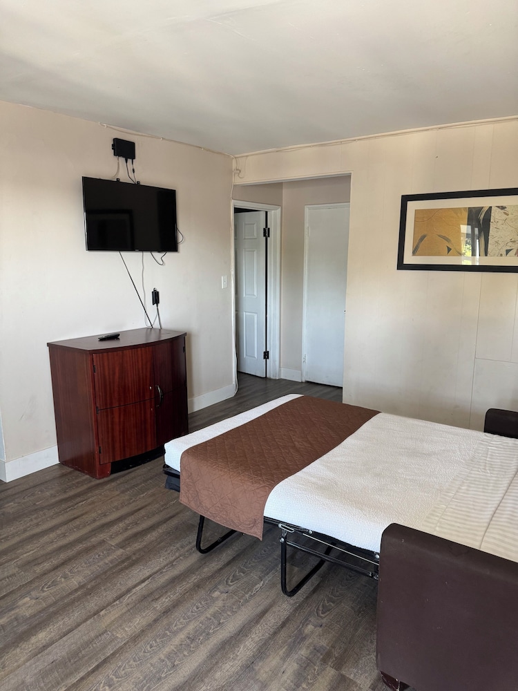 Holiday Lodge 40/57