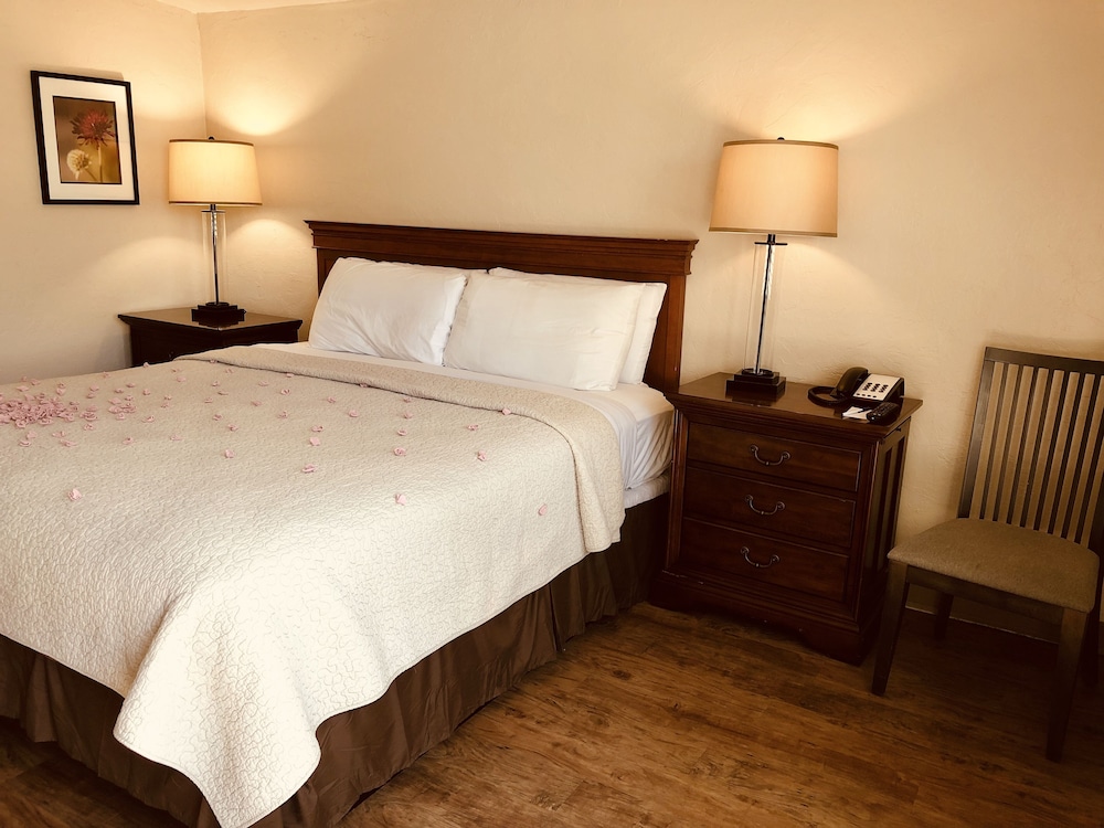Carmel Resort Inn 15/72