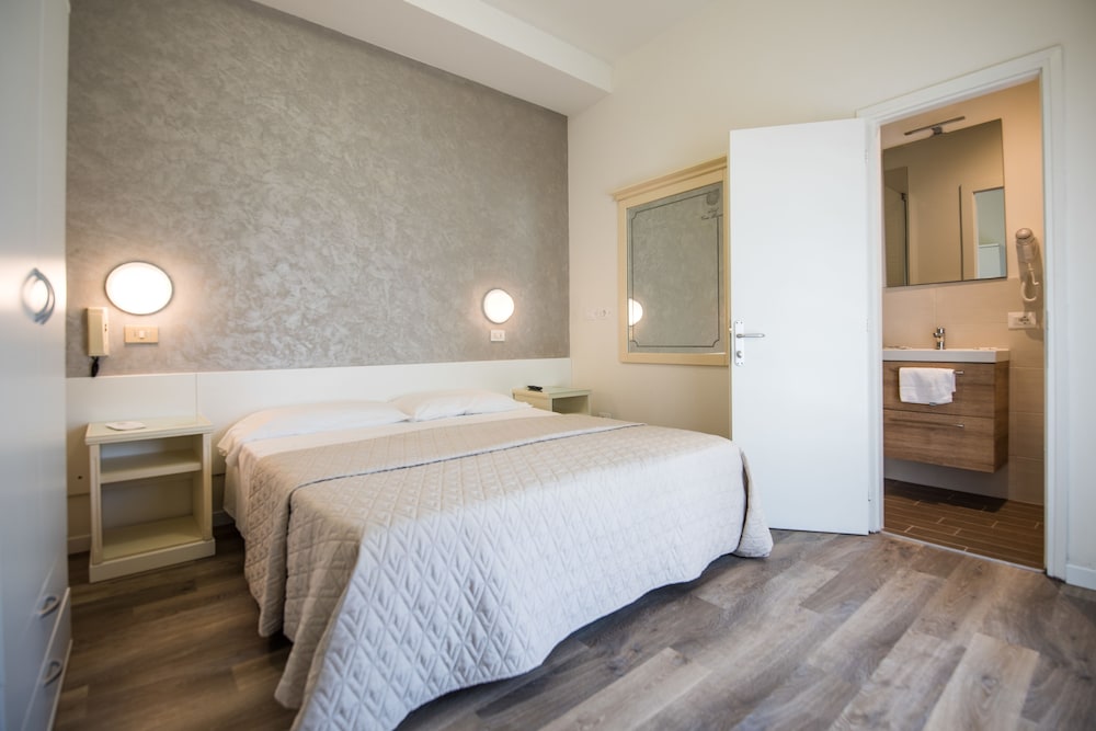 Hotel Cristina 10/45