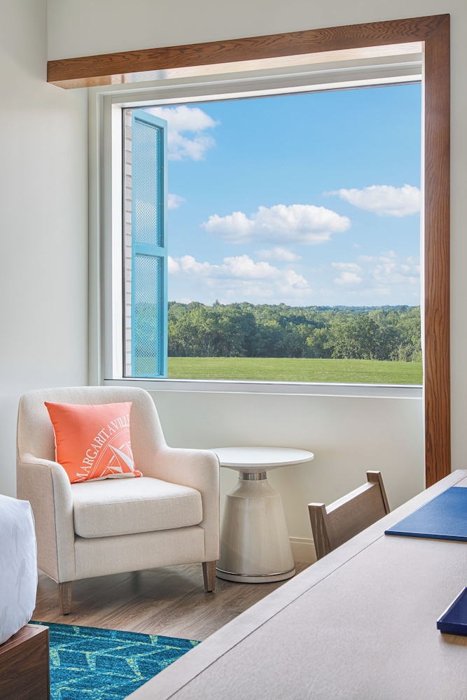 غرفة قياسية بسرير كينج، Margaritaville Hotel Kansas City 2/4