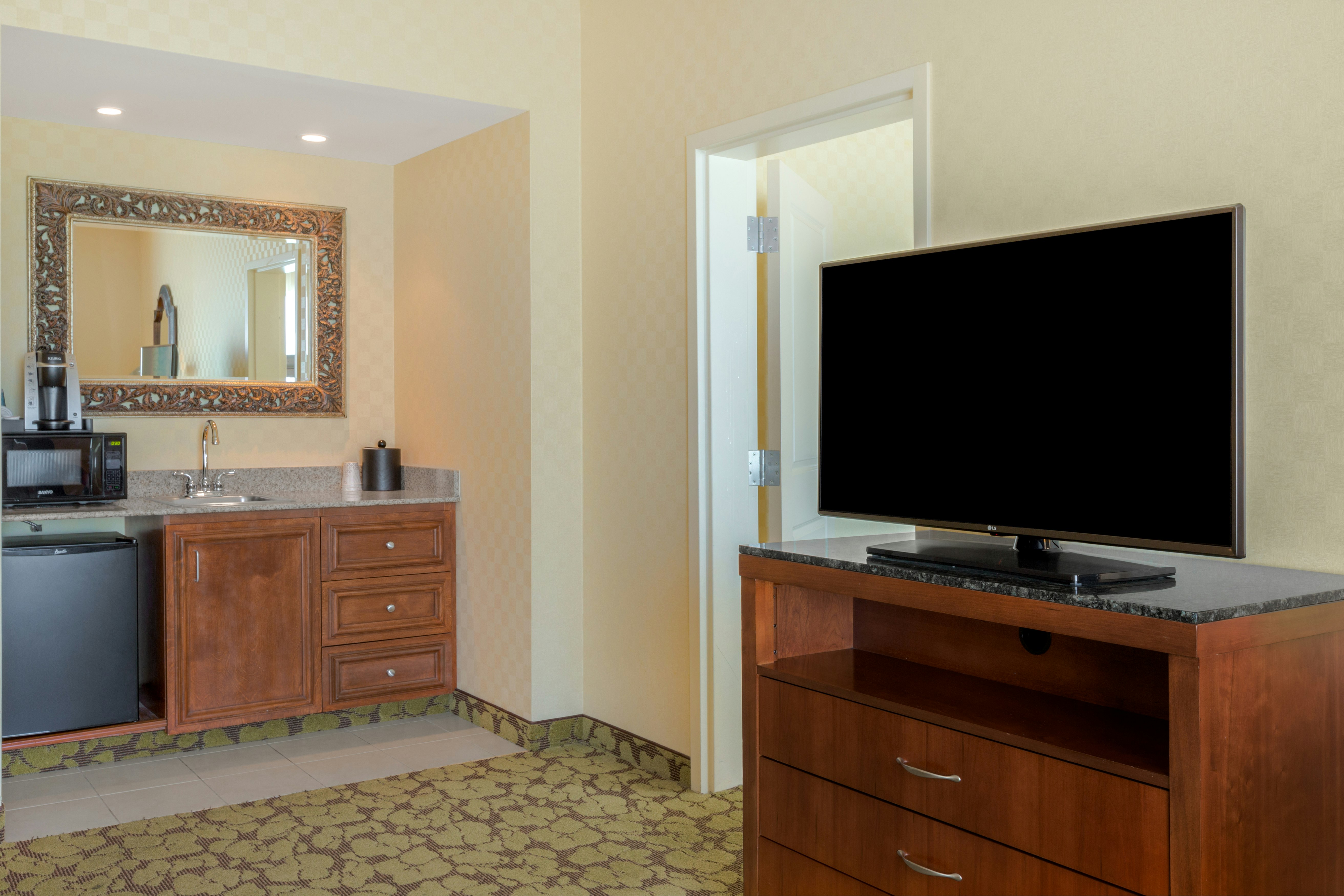 HILTON GARDEN INN SACRAMENTO ELK GROVE 44/51