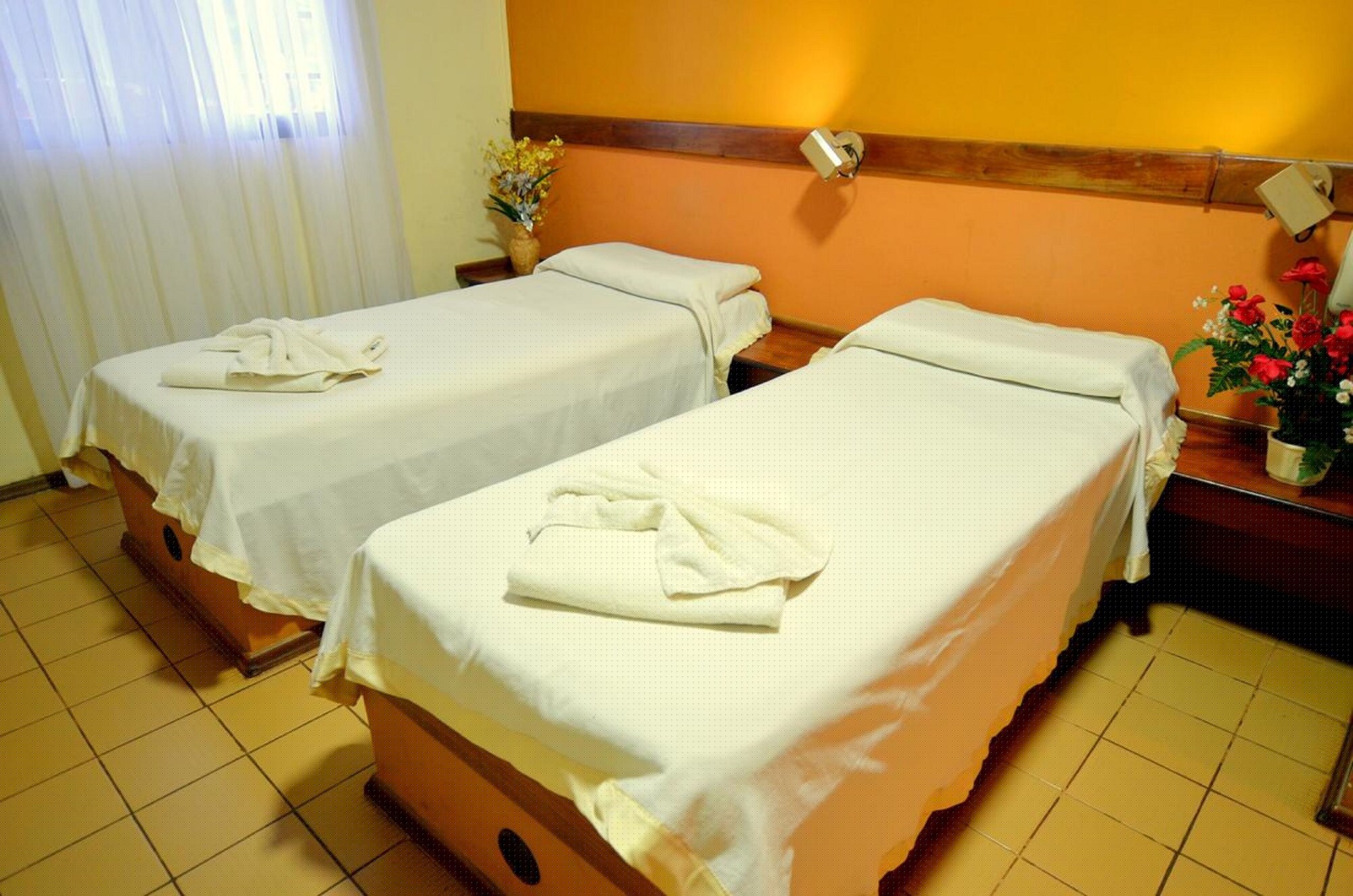 STANDARD, TWIN BEDS