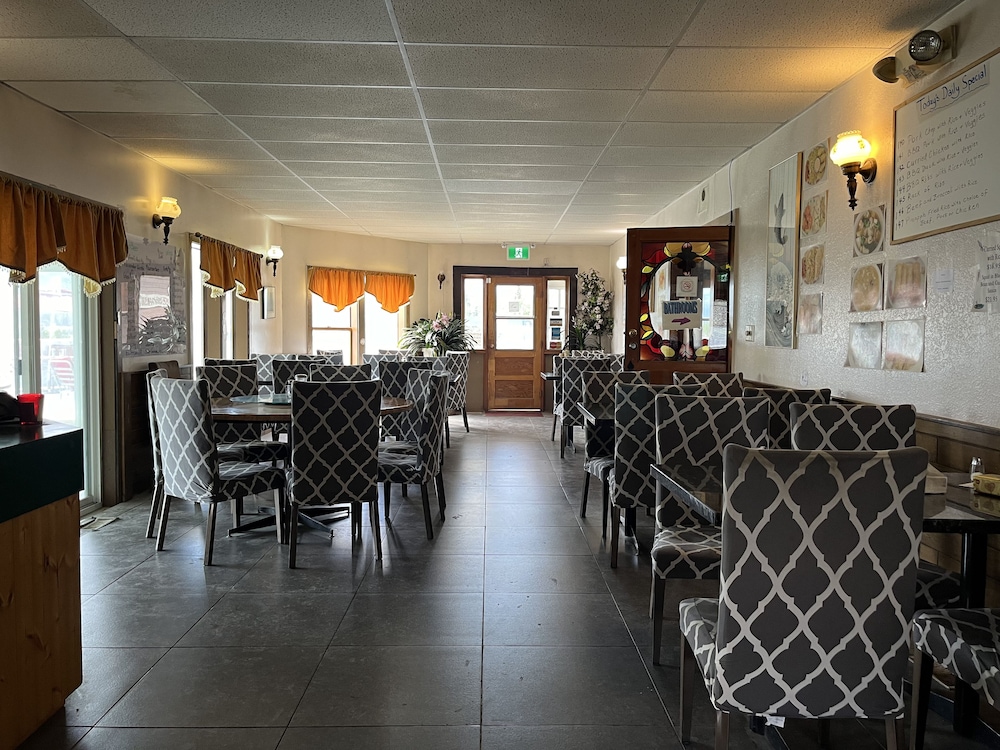 Kluane Park Inn 18/28