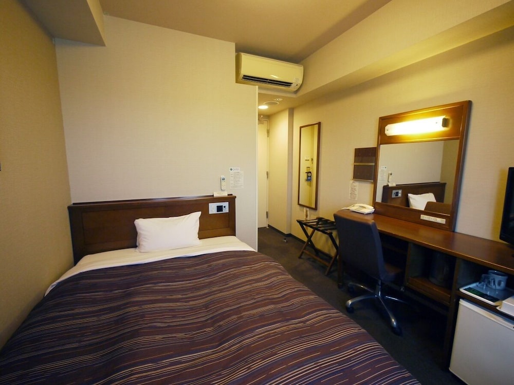 Room, Single, Single Bed, Electronic Cigarette Only, Smoking