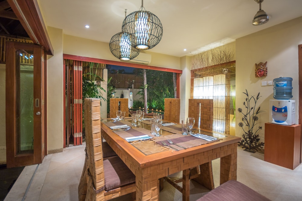 Villa Seriska Seminyak Bali 35/50