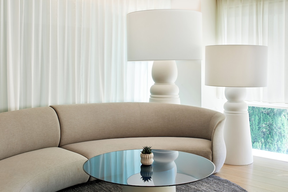 The Valorian Los Angeles, Curio Collection by Hilton 31/87
