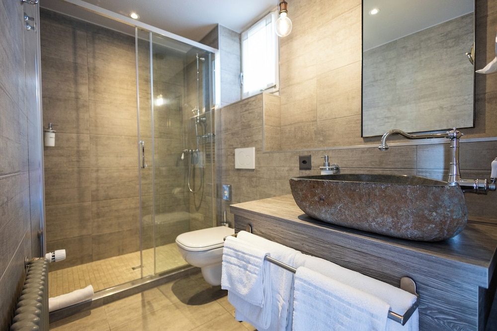 Seven Boutique Hotel 50/50