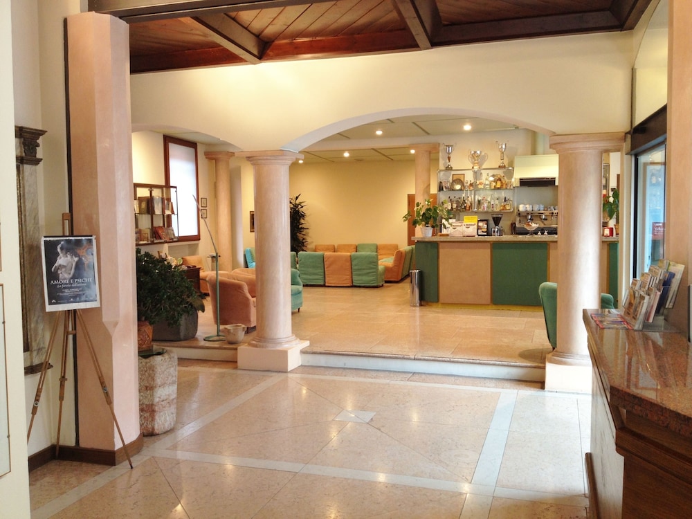 ALBERGO BIANCHI STAZIONE 6/50
