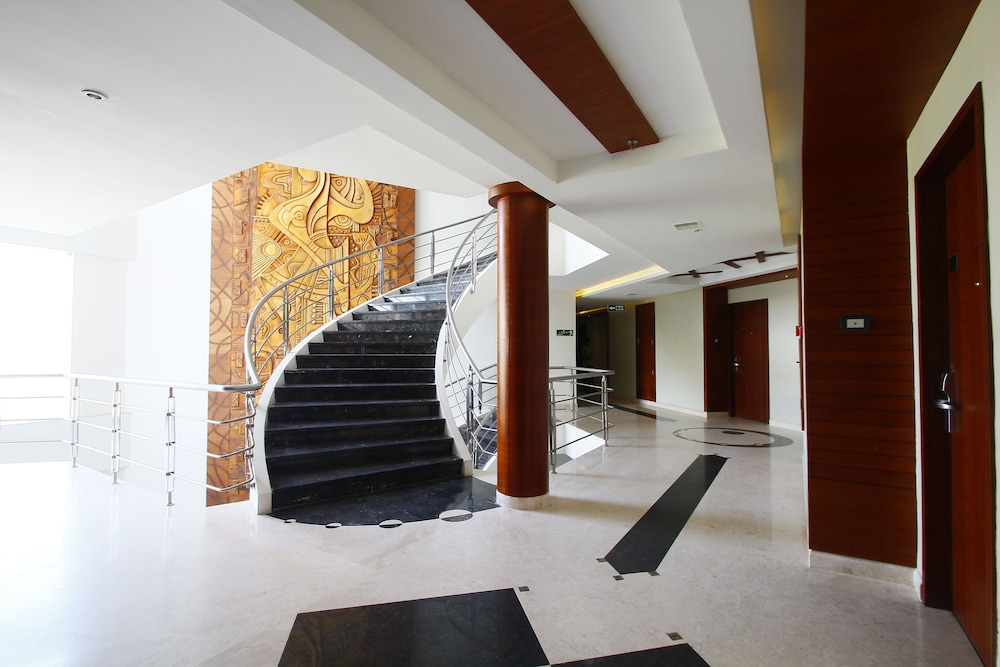 Grand Estancia 36/56